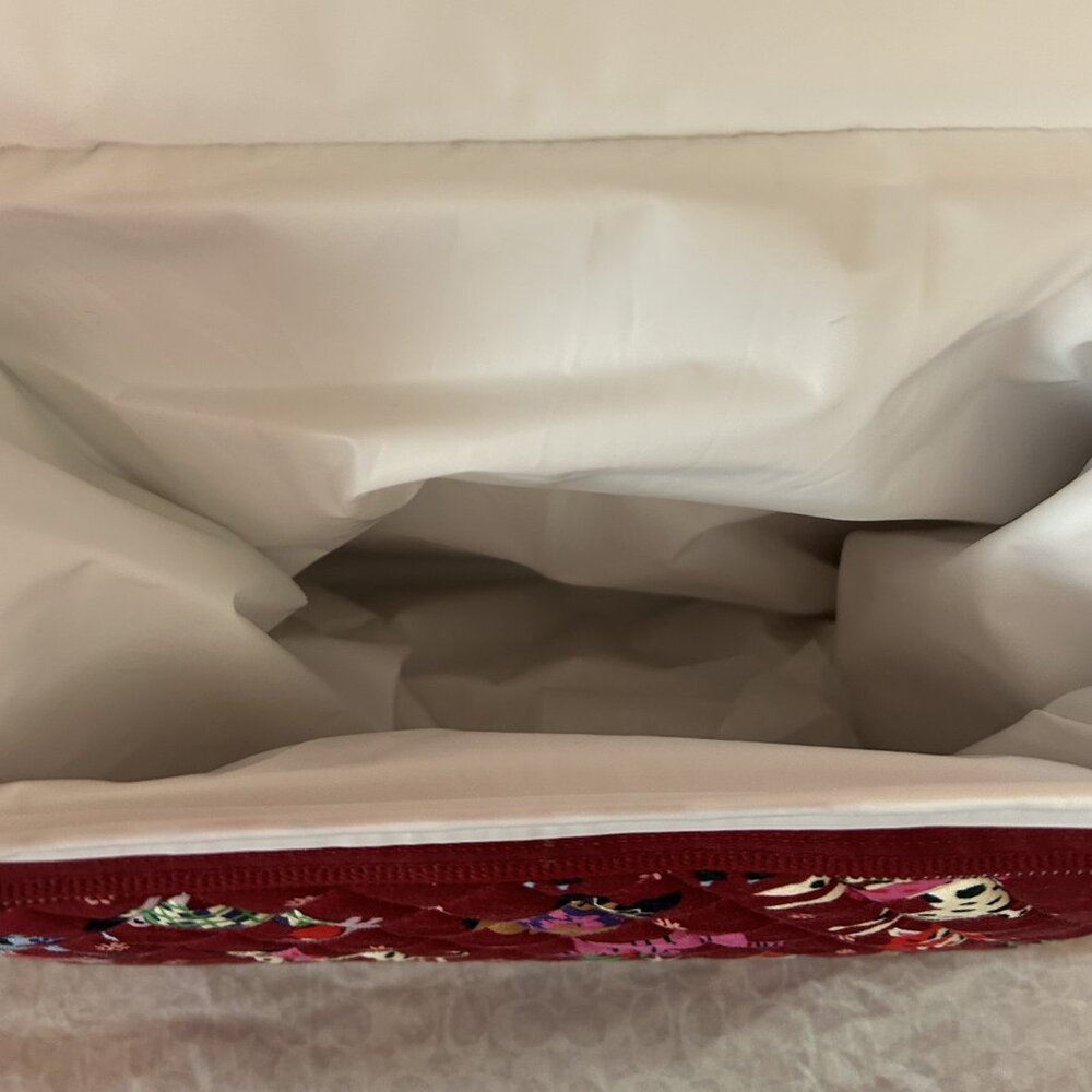 NWT Vera Bradley Lunch Crossbody, Holiday Hounds Pattern - Picture 6 of 6